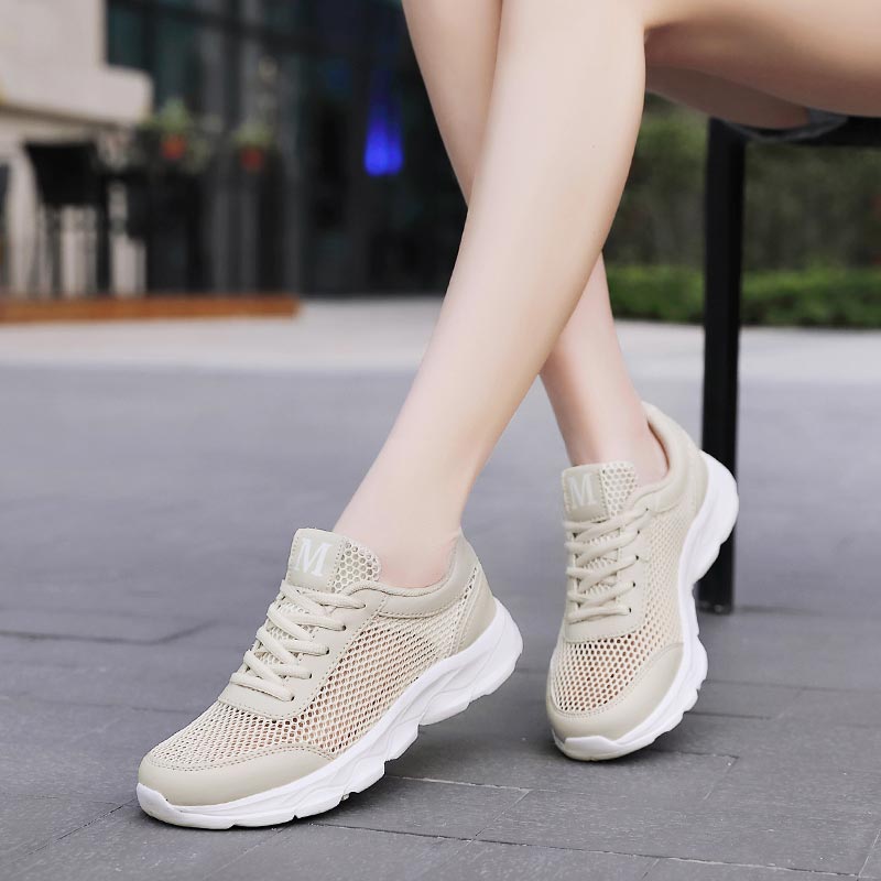 女性用通気性メッシュスニーカー,軽量ランニングシューズ,ベー - Japanese Mom Lifestyle のレビューと価格